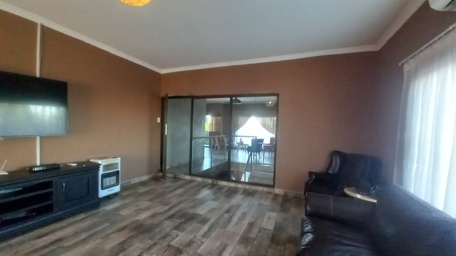 6 Bedroom Property for Sale in Vanderbijlpark SE 4 Gauteng