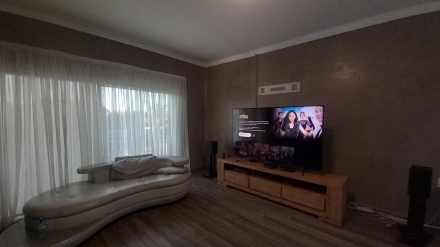 6 Bedroom Property for Sale in Vanderbijlpark SE 4 Gauteng