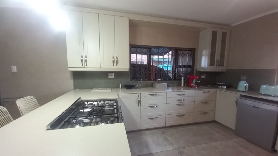 6 Bedroom Property for Sale in Vanderbijlpark SE 4 Gauteng