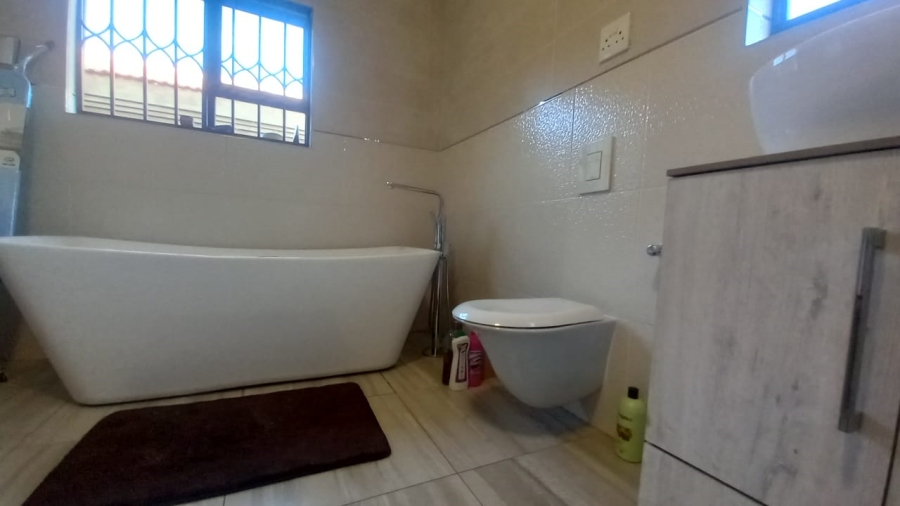 6 Bedroom Property for Sale in Vanderbijlpark SE 4 Gauteng