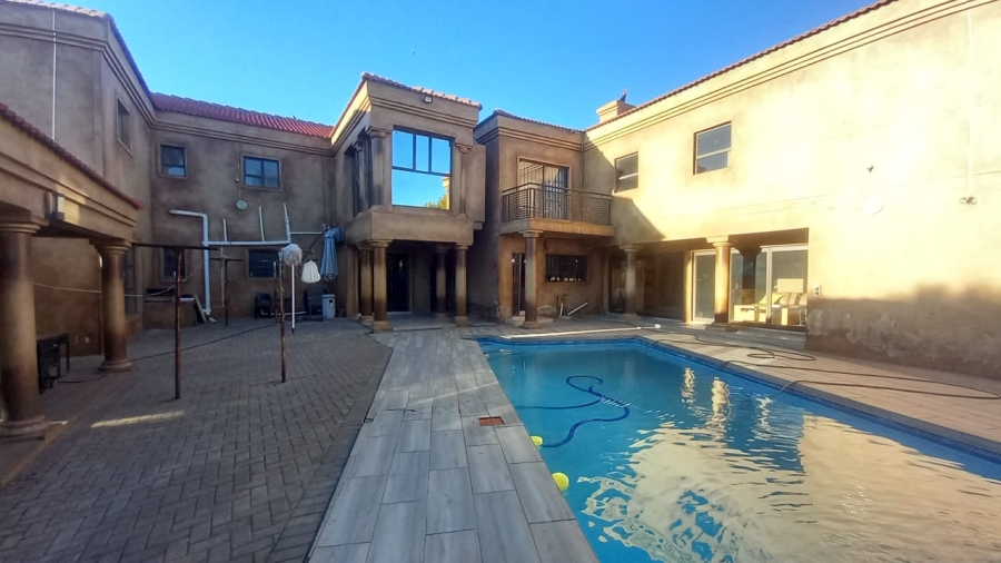 6 Bedroom Property for Sale in Vanderbijlpark SE 4 Gauteng
