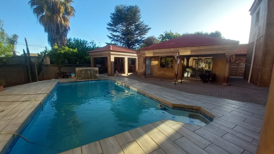 6 Bedroom Property for Sale in Vanderbijlpark SE 4 Gauteng