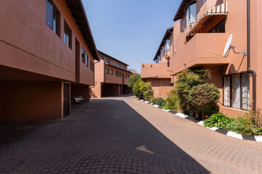 2 Bedroom Property for Sale in Buurendal Gauteng