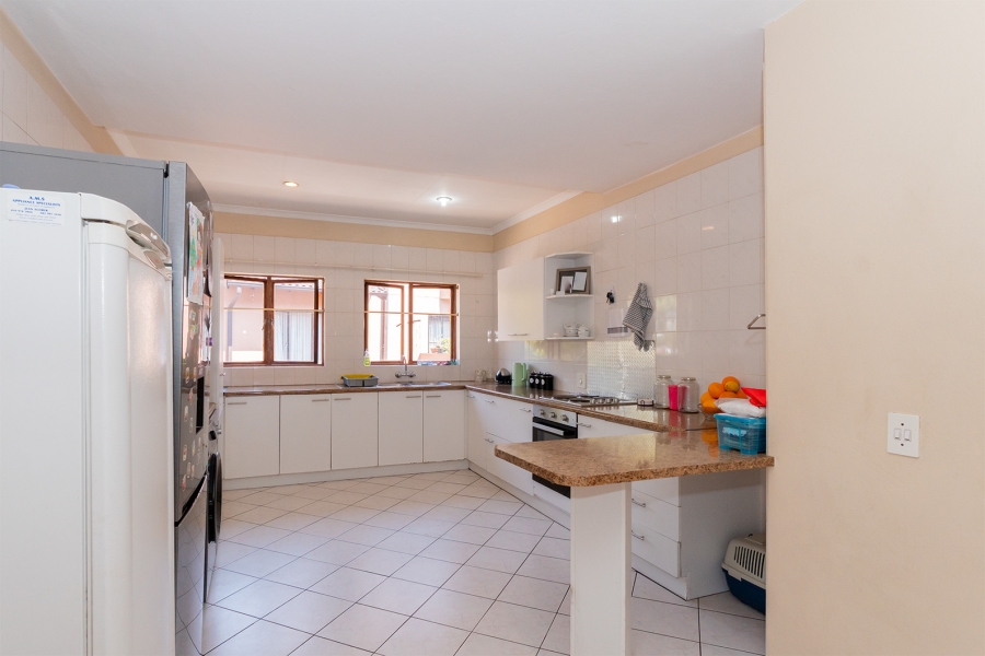 2 Bedroom Property for Sale in Buurendal Gauteng