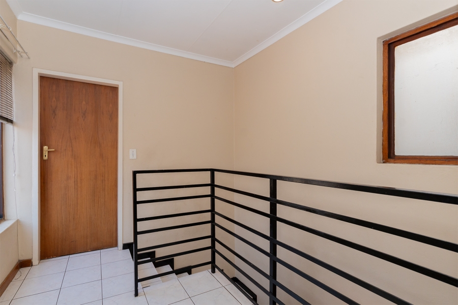2 Bedroom Property for Sale in Buurendal Gauteng