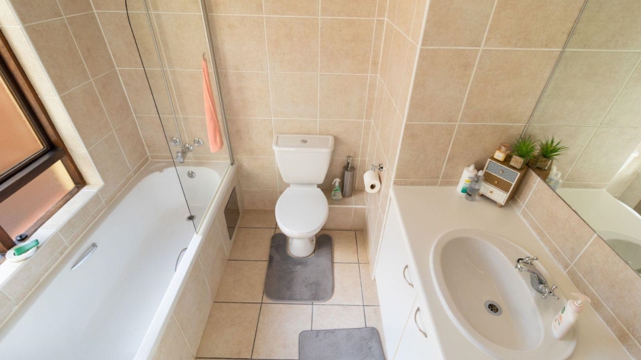 2 Bedroom Property for Sale in Bryanston Gauteng
