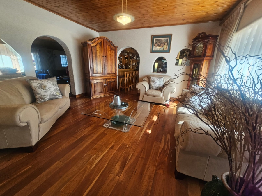 4 Bedroom Property for Sale in Brackenhurst Gauteng