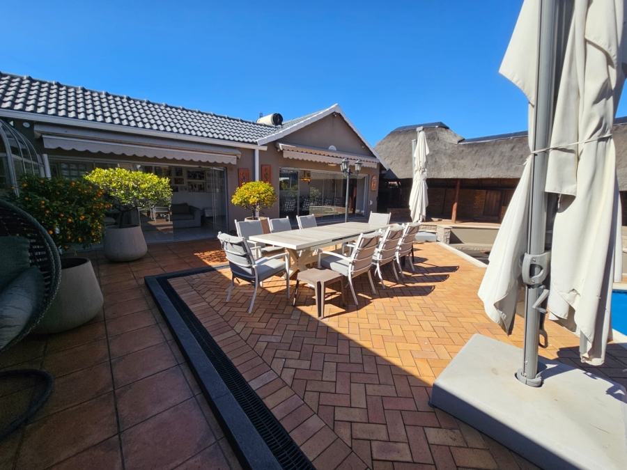 4 Bedroom Property for Sale in Brackenhurst Gauteng