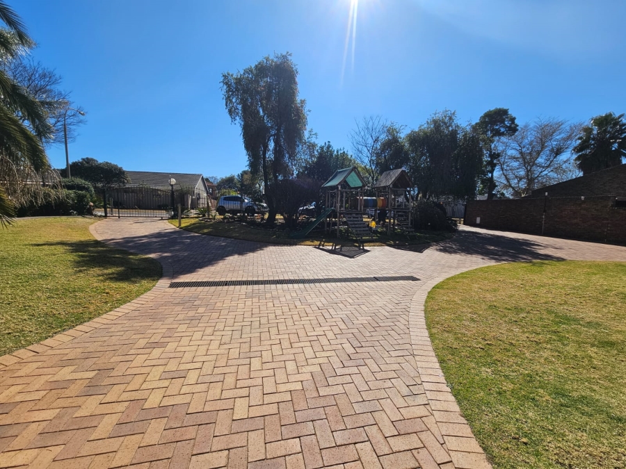 4 Bedroom Property for Sale in Brackenhurst Gauteng