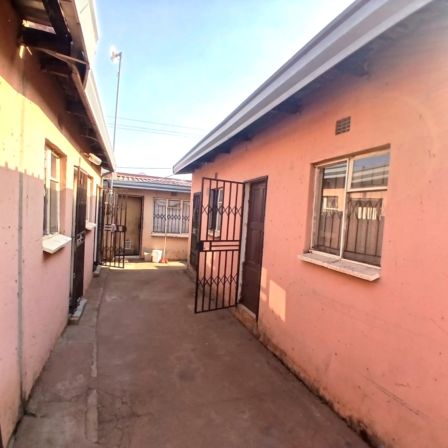 9 Bedroom Property for Sale in Vosloorus Ext 20 Gauteng