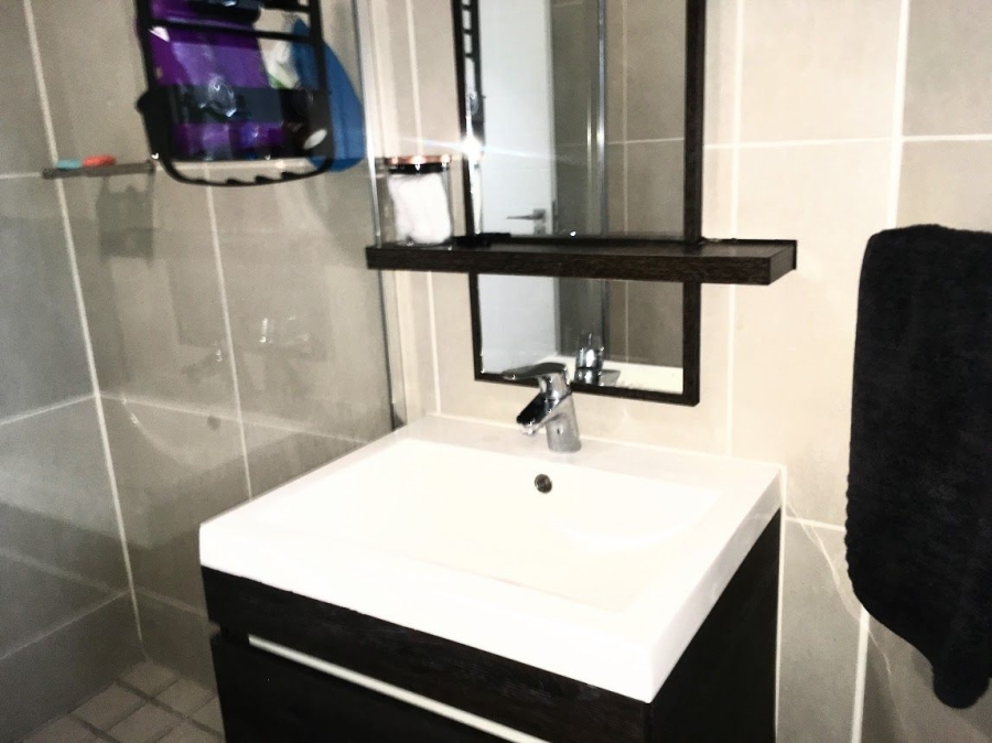 1 Bedroom Property for Sale in Olivedale Gauteng