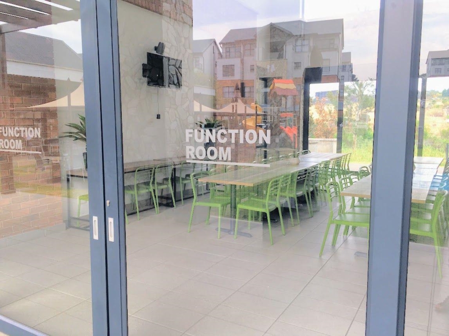 1 Bedroom Property for Sale in Olivedale Gauteng