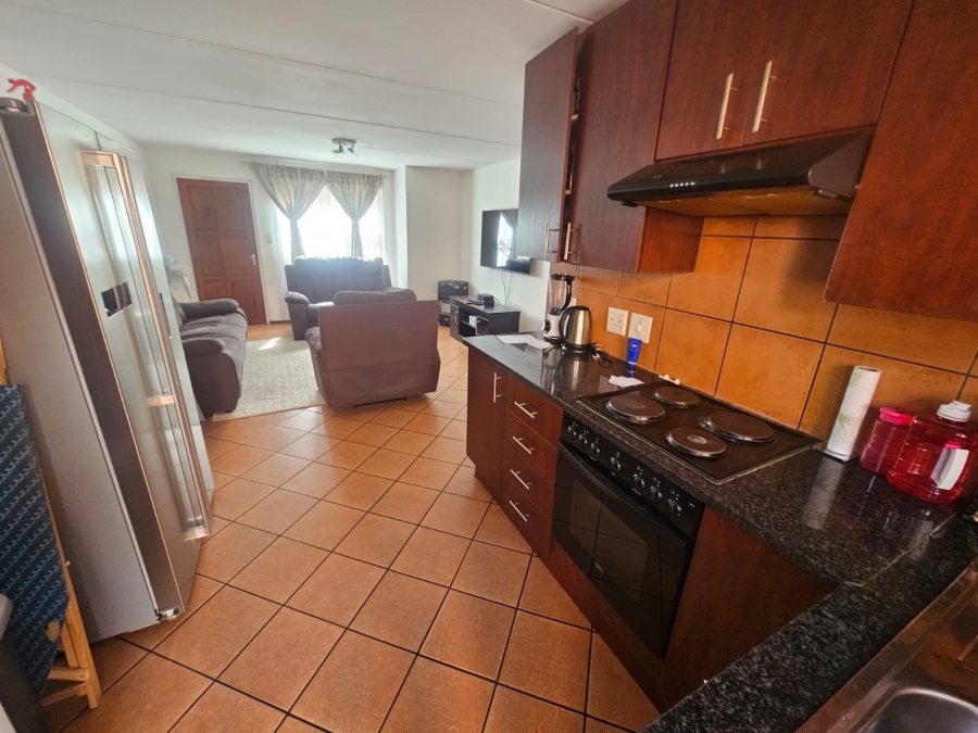 2 Bedroom Property for Sale in Albertsdal Gauteng