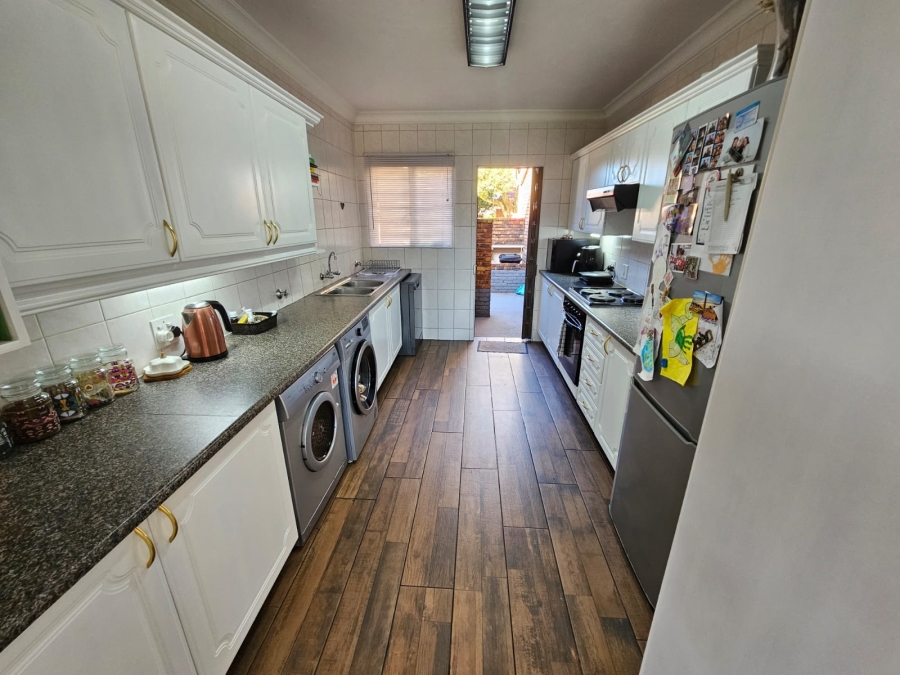 3 Bedroom Property for Sale in Brackenhurst Gauteng