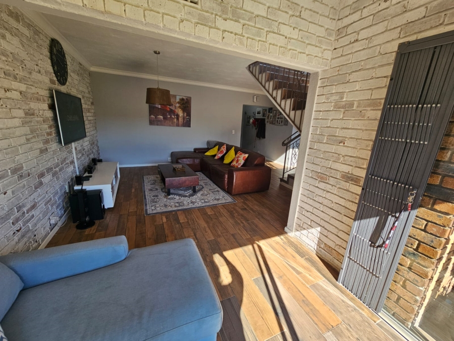 3 Bedroom Property for Sale in Brackenhurst Gauteng