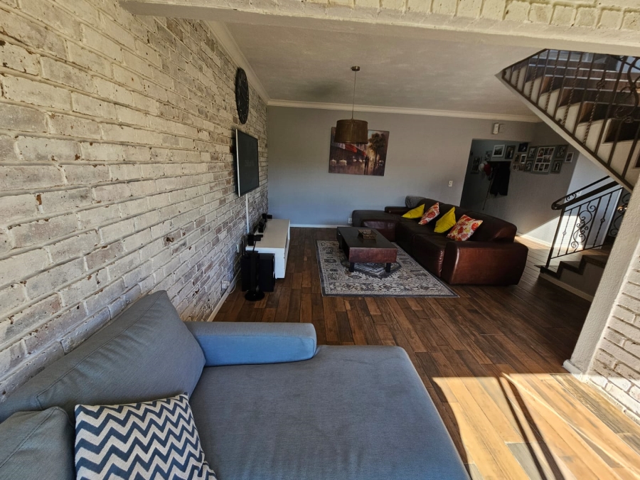 3 Bedroom Property for Sale in Brackenhurst Gauteng