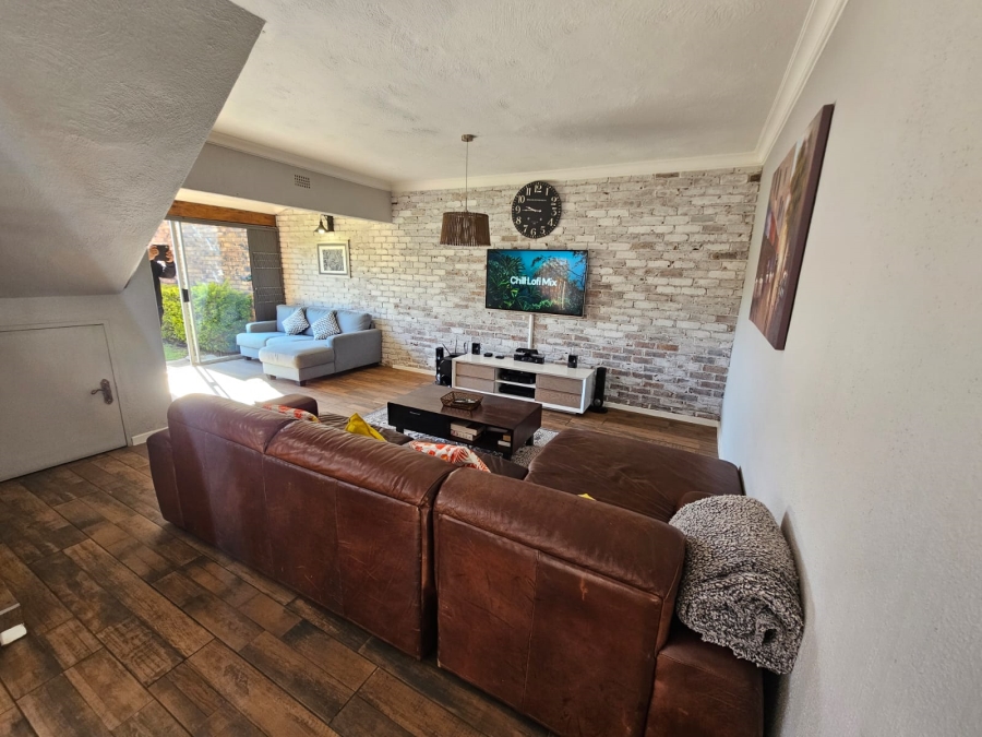 3 Bedroom Property for Sale in Brackenhurst Gauteng