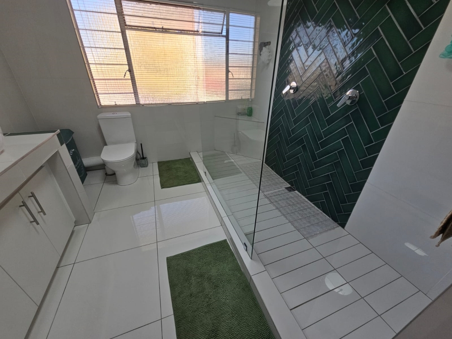 3 Bedroom Property for Sale in Brackenhurst Gauteng