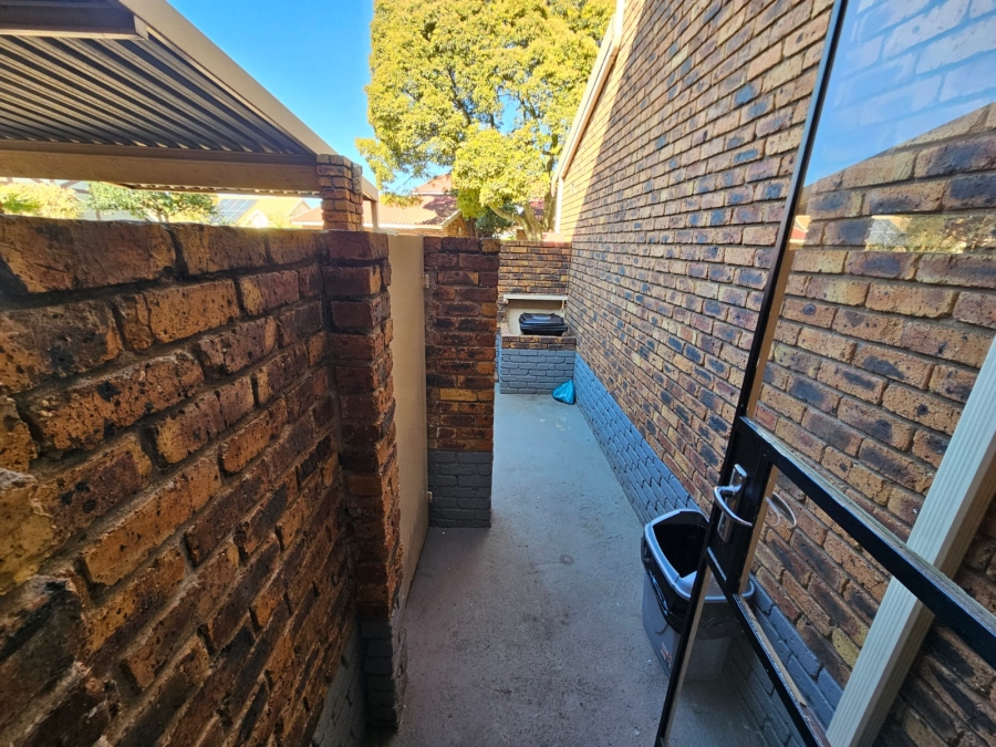 3 Bedroom Property for Sale in Brackenhurst Gauteng