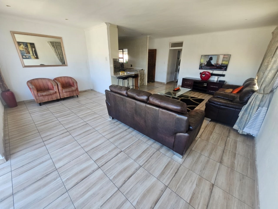 4 Bedroom Property for Sale in Verwoerdpark Gauteng