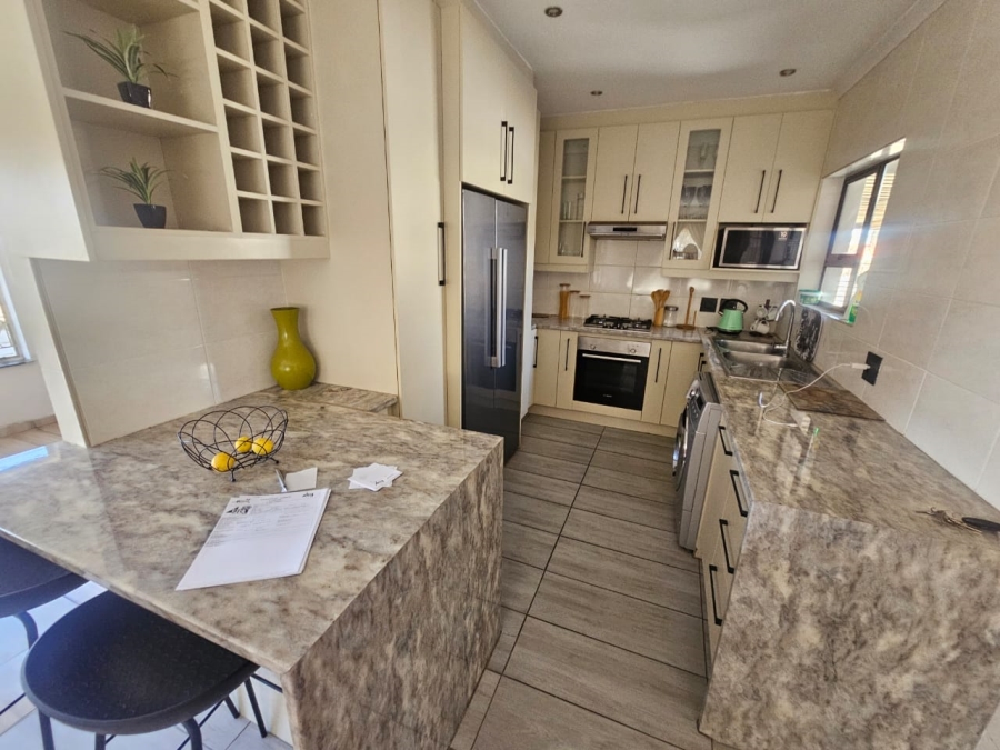 4 Bedroom Property for Sale in Verwoerdpark Gauteng