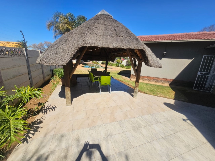 4 Bedroom Property for Sale in Verwoerdpark Gauteng