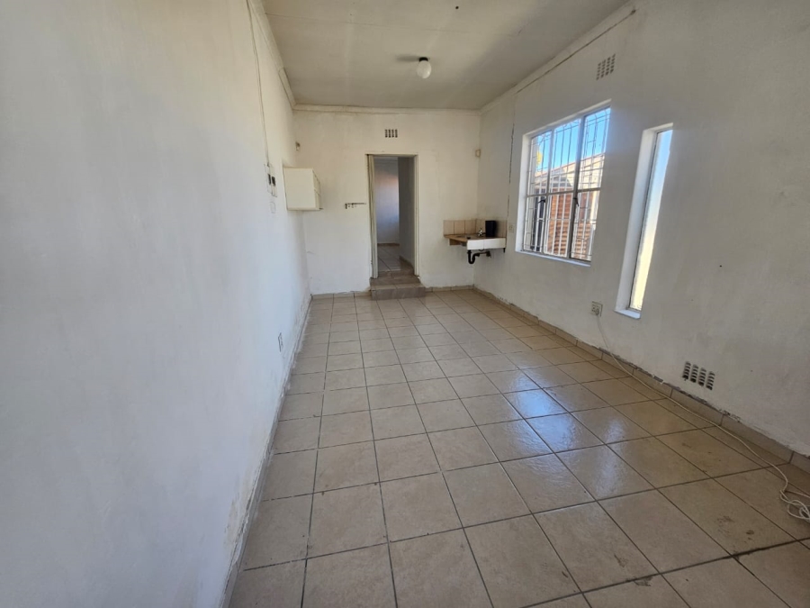 4 Bedroom Property for Sale in Verwoerdpark Gauteng