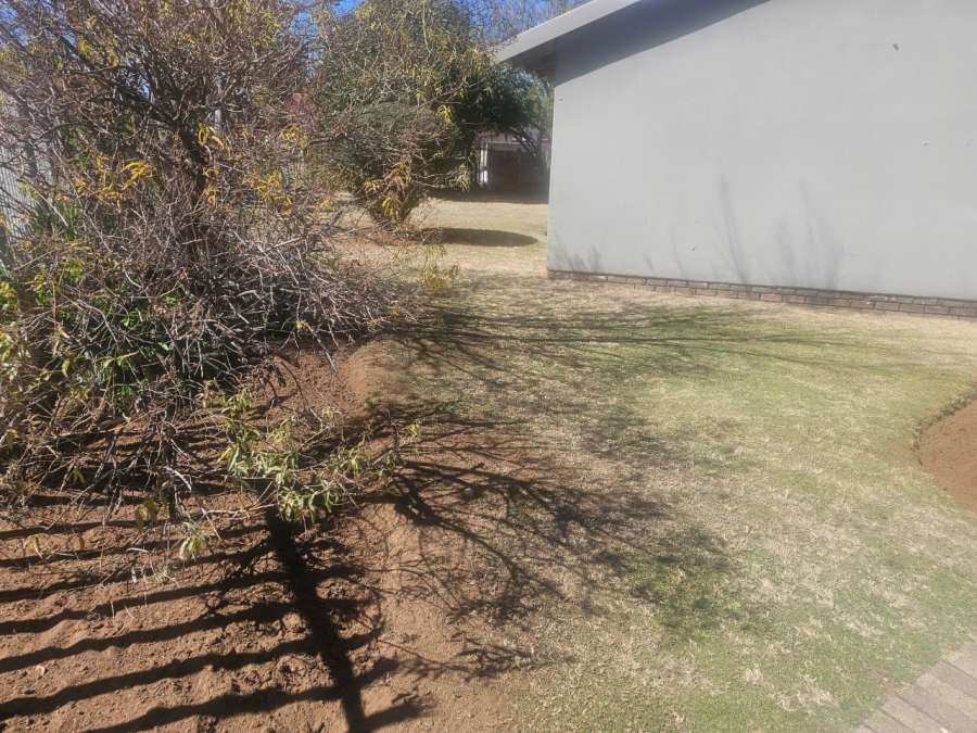 4 Bedroom Property for Sale in Verwoerdpark Gauteng