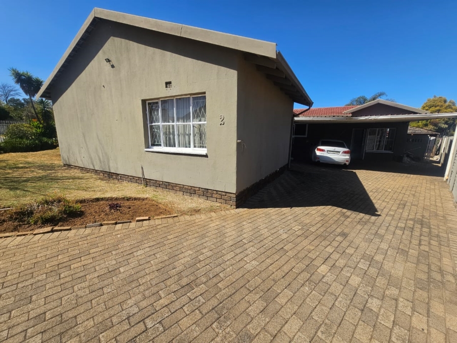 4 Bedroom Property for Sale in Verwoerdpark Gauteng