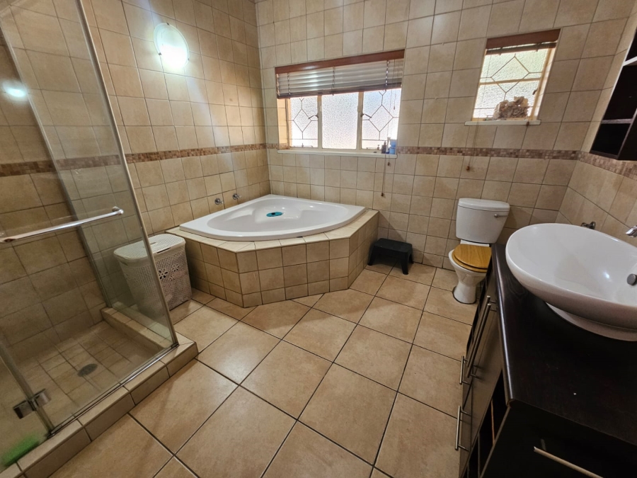 3 Bedroom Property for Sale in New Redruth Gauteng