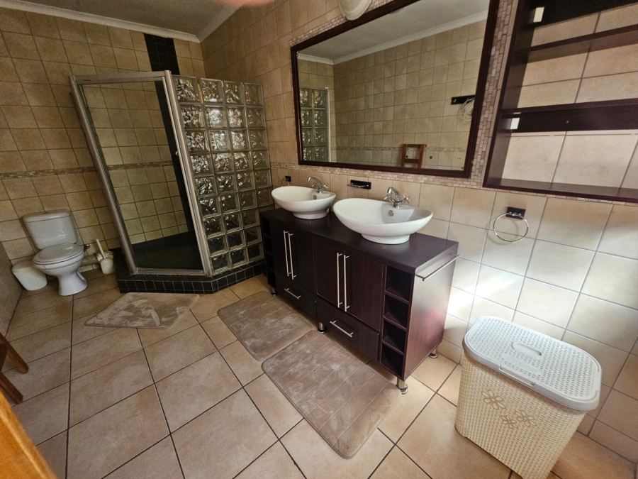 3 Bedroom Property for Sale in New Redruth Gauteng