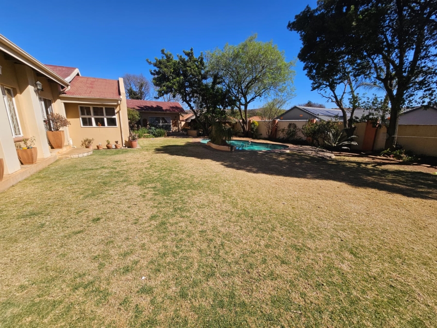 3 Bedroom Property for Sale in New Redruth Gauteng