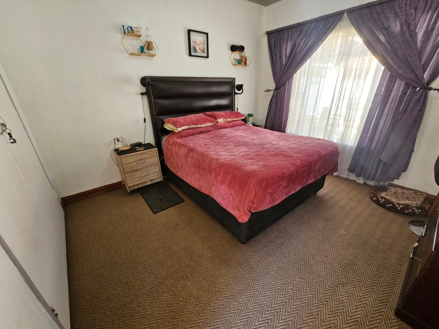 3 Bedroom Property for Sale in New Redruth Gauteng