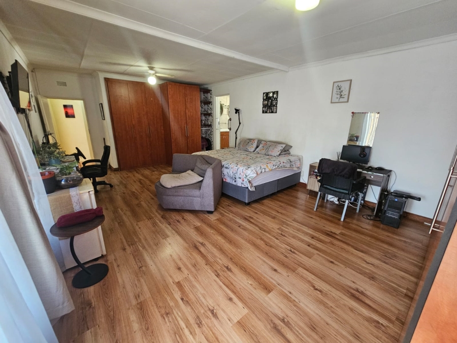 3 Bedroom Property for Sale in New Redruth Gauteng