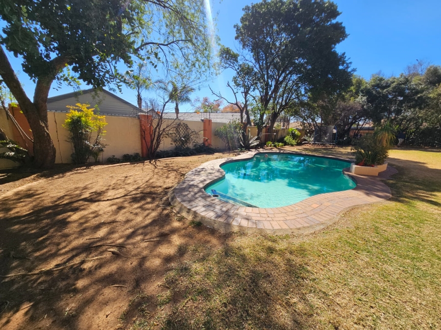 3 Bedroom Property for Sale in New Redruth Gauteng