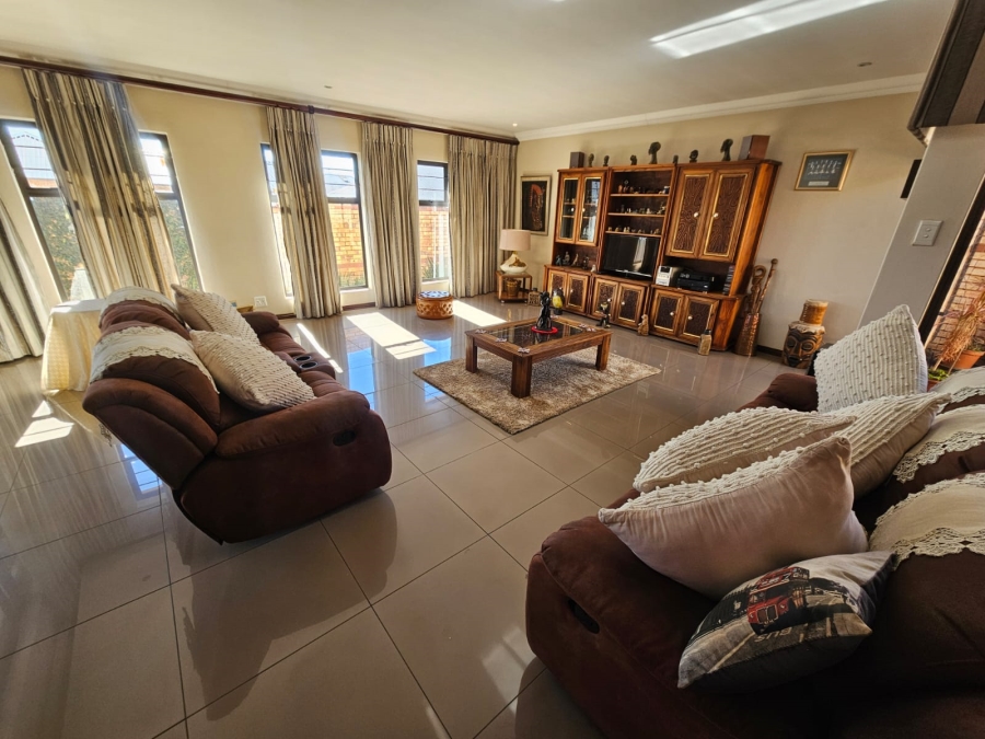 3 Bedroom Property for Sale in New Market Gauteng