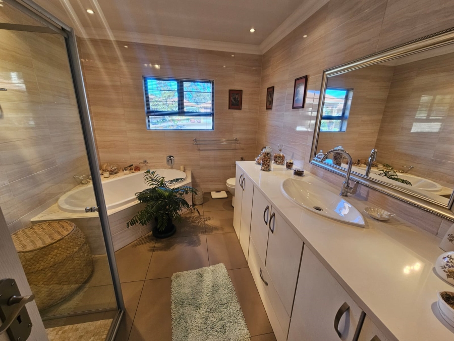 3 Bedroom Property for Sale in New Market Gauteng