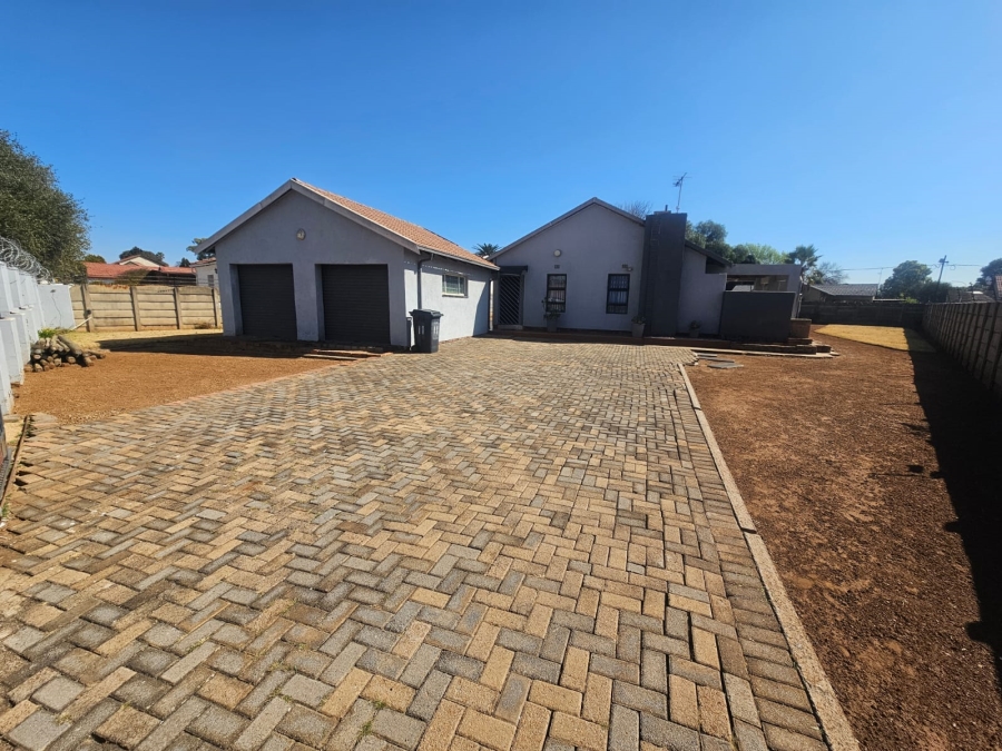 3 Bedroom Property for Sale in Mayberry Park Gauteng