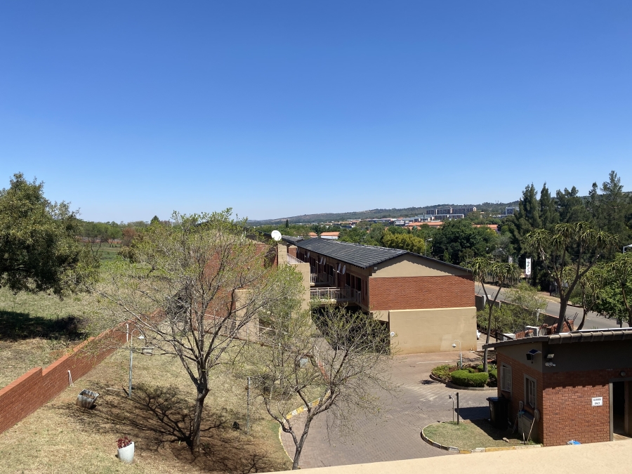To Let 2 Bedroom Property for Rent in Equestria Gauteng