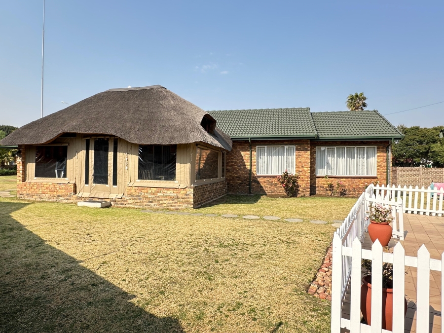 3 Bedroom Property for Sale in Isandovale Gauteng