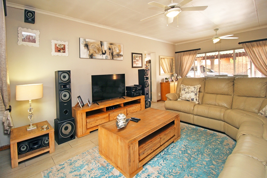 3 Bedroom Property for Sale in Isandovale Gauteng