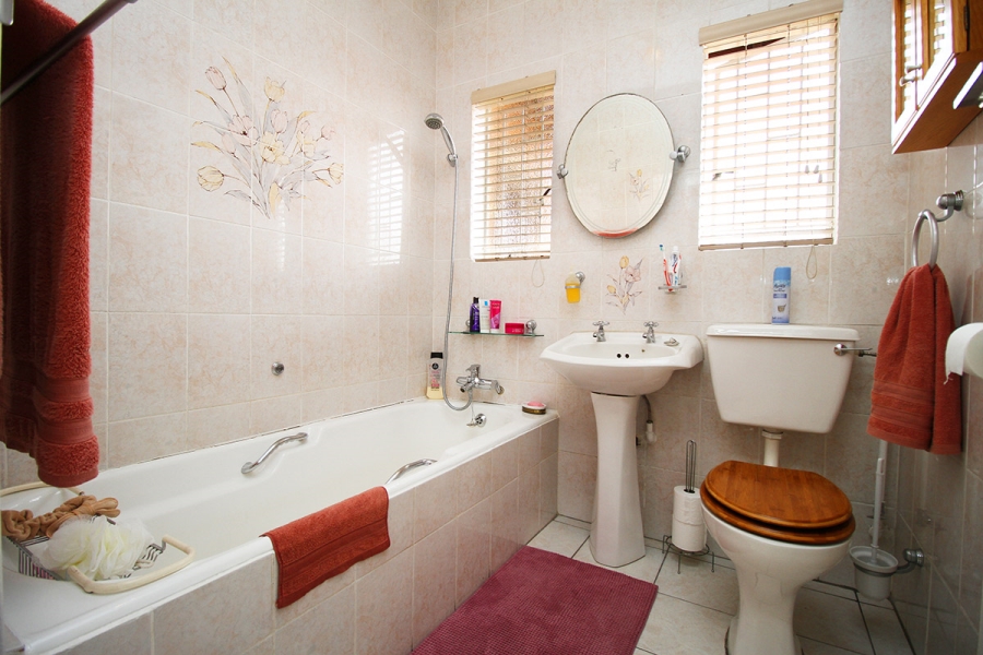 3 Bedroom Property for Sale in Isandovale Gauteng