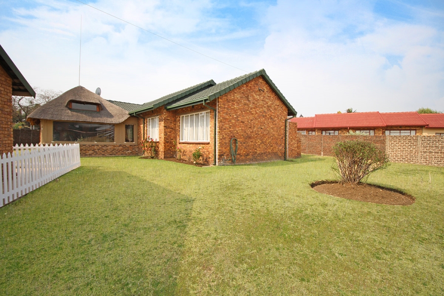 3 Bedroom Property for Sale in Isandovale Gauteng