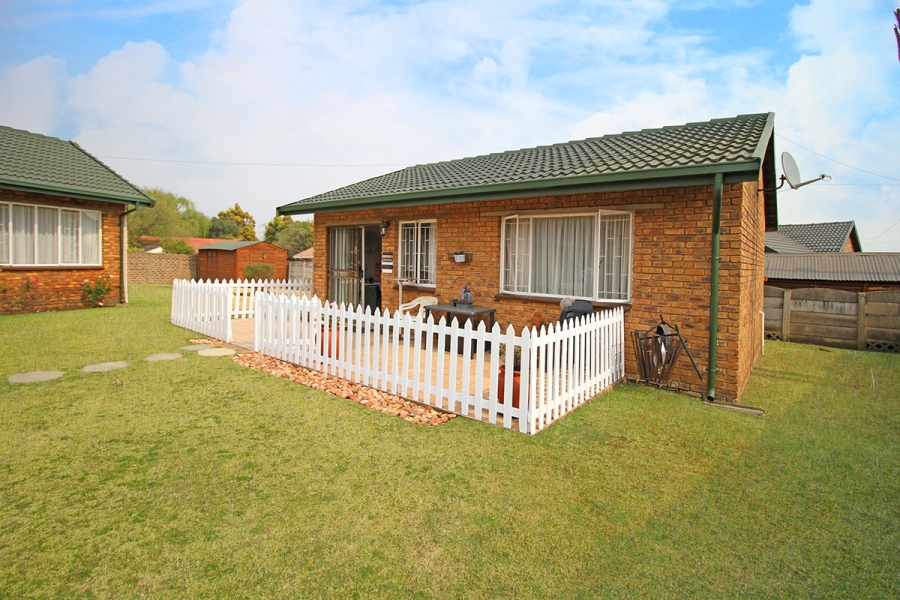 3 Bedroom Property for Sale in Isandovale Gauteng