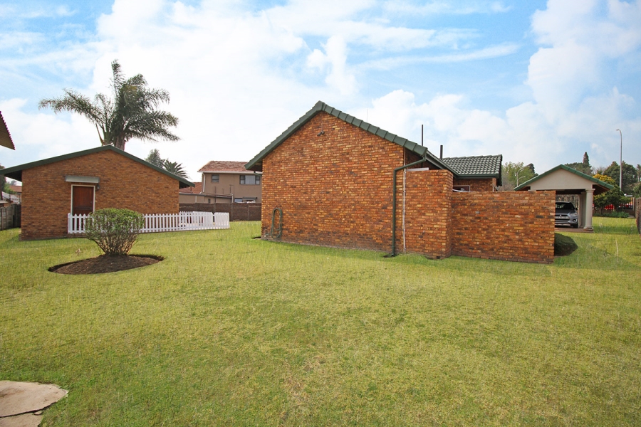 3 Bedroom Property for Sale in Isandovale Gauteng