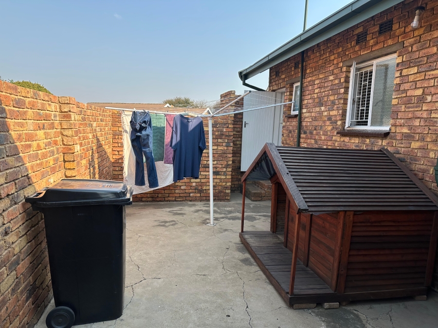 3 Bedroom Property for Sale in Isandovale Gauteng