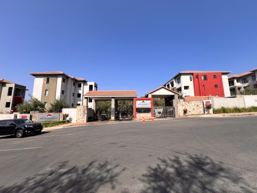 1 Bedroom Property for Sale in Lonehill Gauteng