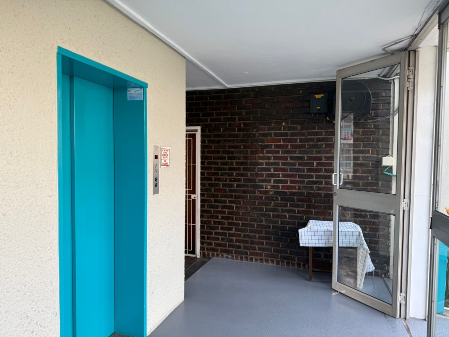 2 Bedroom Property for Sale in Florida Gauteng
