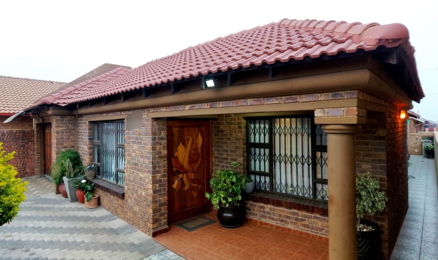 3 Bedroom Property for Sale in Daveyton Gauteng