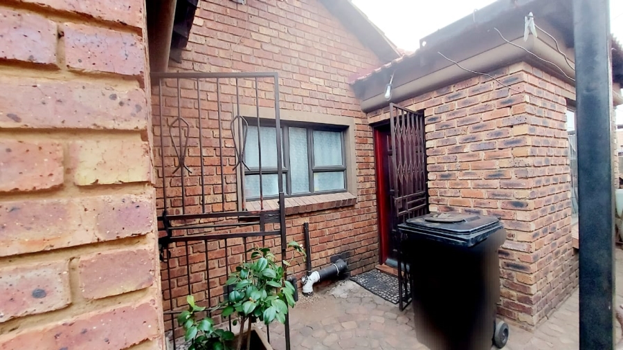 3 Bedroom Property for Sale in Daveyton Gauteng